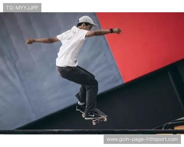 一滑板少年街头炫技，教练直接邀请进队