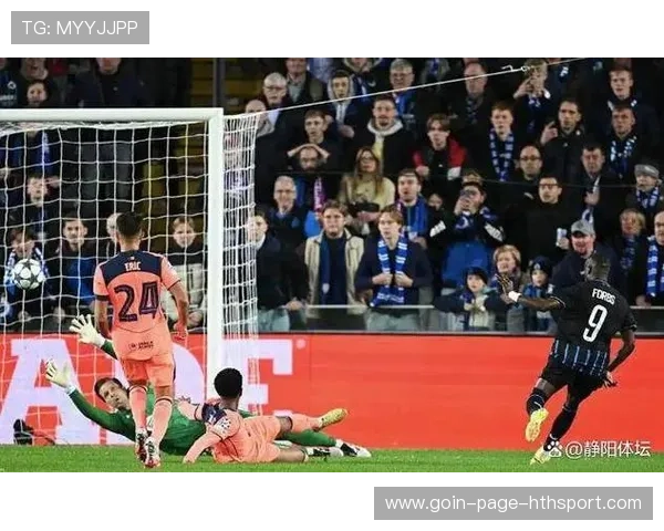 欧冠八强赛后场断球三过二完成精彩破门：现场魅力与品牌力量的完美融合