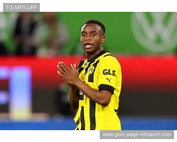 多特保持高频跑动压制对手,穆科科动作富有侵略性